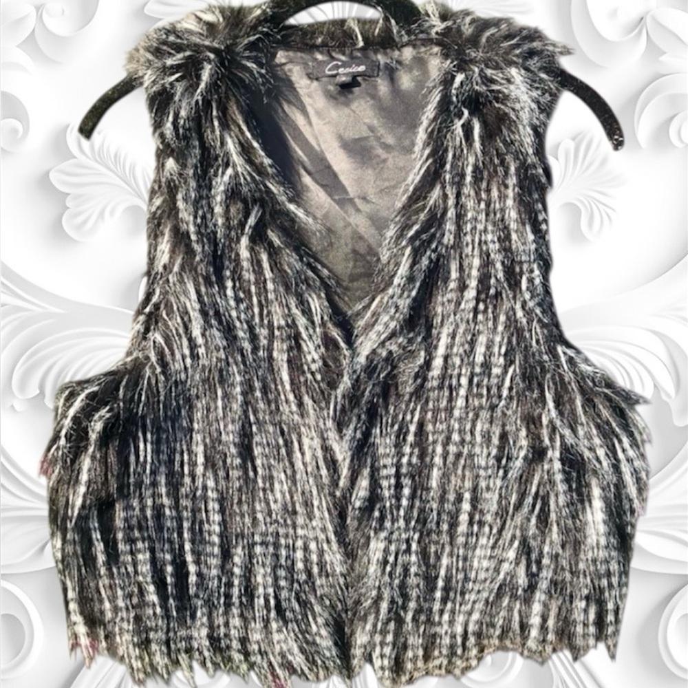 Cecico Faux Fur Crop Vest in Black/White